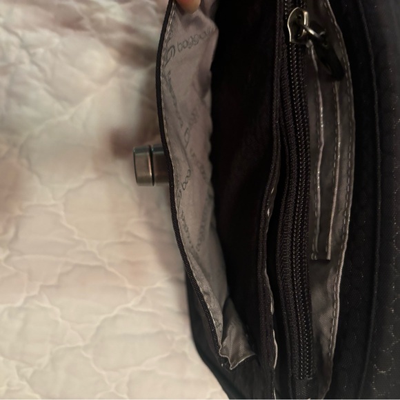 Baggallini black small crossbody bag purse - Picture 5 of 8
